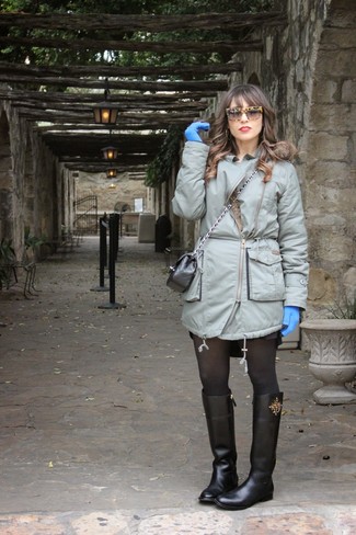 Какие парки носить с черными сапогами