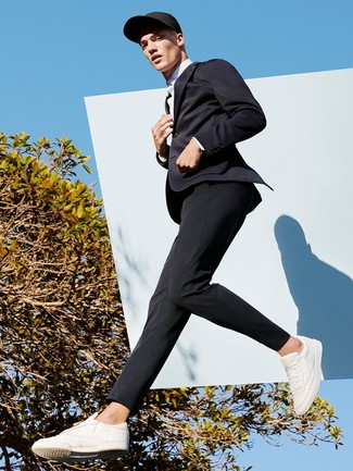 С чем носить черный вязаный пиджак мужчине