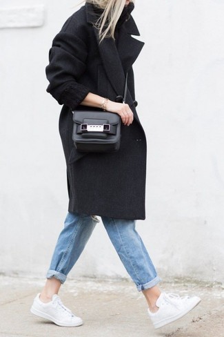 Как носить черную вязаную водолазку с черным пальто женщине
