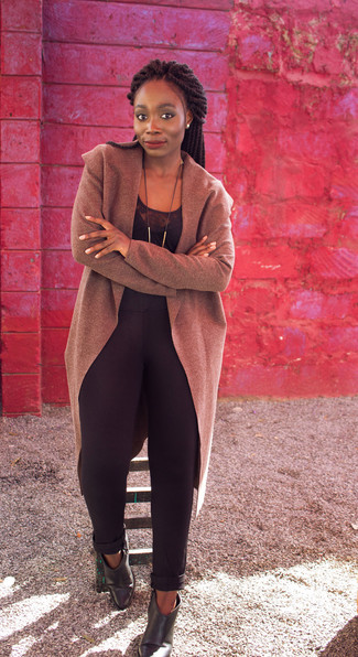 С чем носить черный кружевной комбинезон