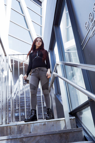 Какие джинсы носить с черными ботинками на шнуровке женщине