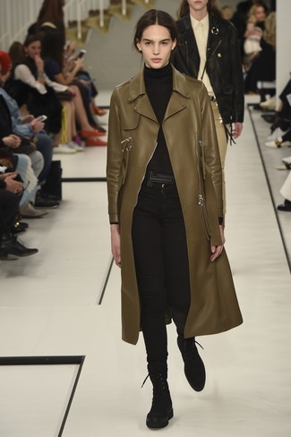 Какие джинсы носить с черными ботинками на шнуровке женщине