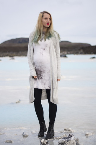 С чем носить черные ботинки на шнуровке женщине