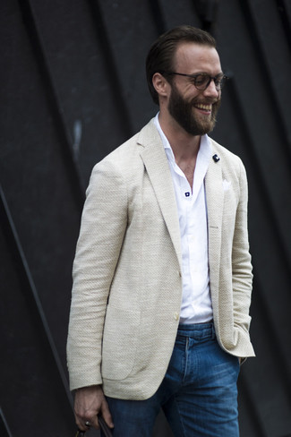 С чем носить черную мужскую брошь