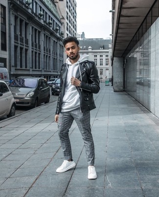 С чем носить черную кожаную косуху мужчине