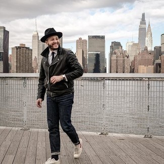 С чем носить черную кожаную косуху мужчине