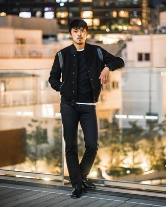 С чем носить черные кожаные ботинки челси мужчине