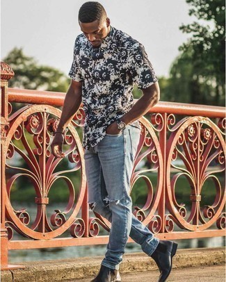 С чем носить черные кожаные ботинки челси мужчине