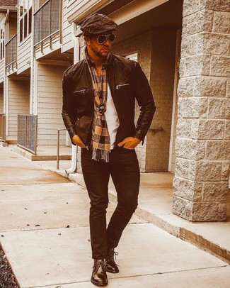 Как носить черные кожаные ботинки дезерты с черным кожаным бомбером