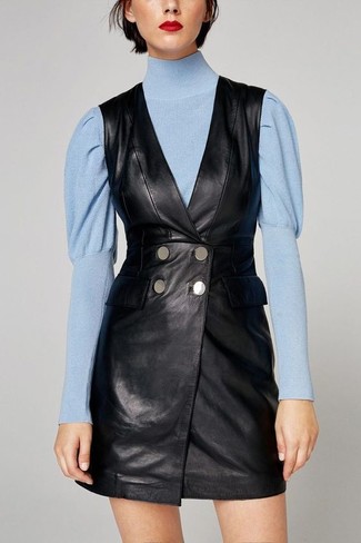 С чем носить черное кожаное платье