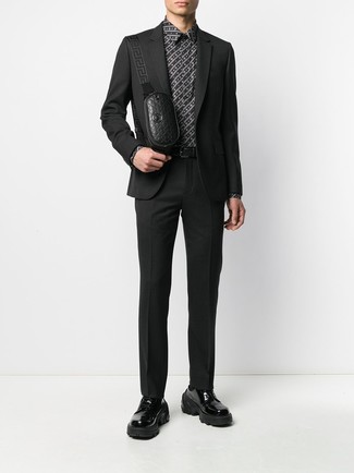 С чем носить черную кожаную поясную сумку мужчине