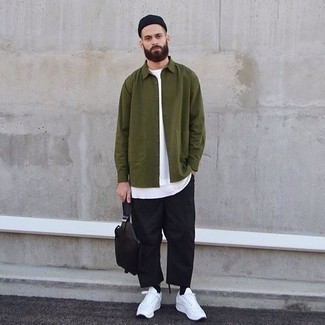 С чем носить черную кожаную поясную сумку мужчине