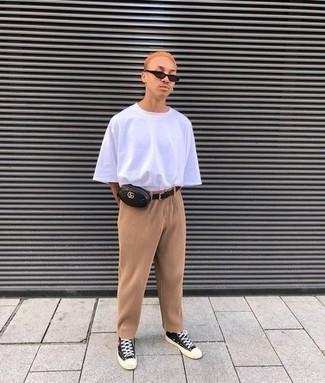 С чем носить черную кожаную поясную сумку мужчине