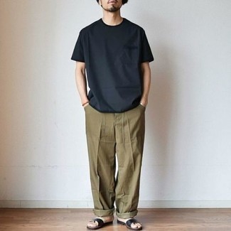 С чем носить черные кожаные сланцы мужчине