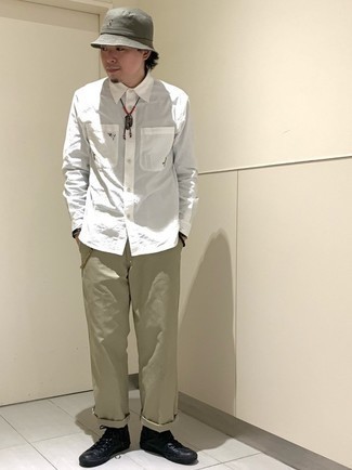 С чем носить черные кожаные высокие кеды мужчине