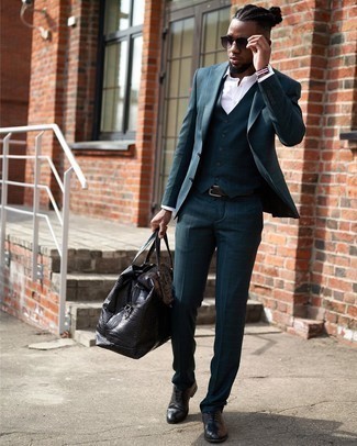 С чем носить черную кожаную дорожную сумку мужчине