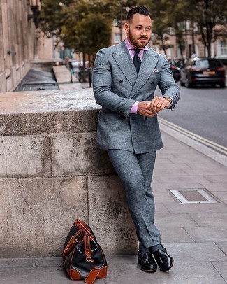 С чем носить черную кожаную дорожную сумку мужчине