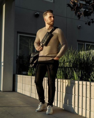 С чем носить черную кожаную дорожную сумку мужчине