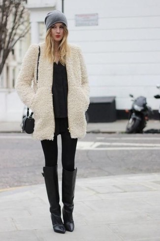 С чем носить черные кожаные сапоги