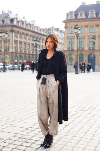 С чем носить черные кожаные ботильоны на шнуровке