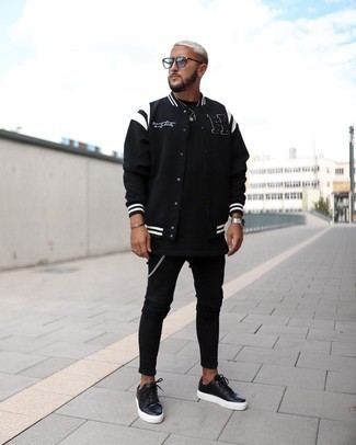 С чем носить черные кожаные низкие кеды мужчине