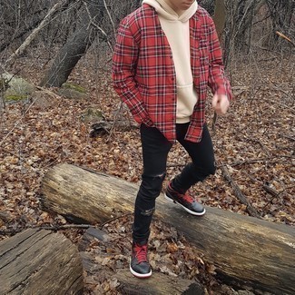 С чем носить черные кожаные низкие кеды мужчине