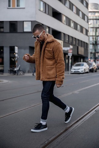 С чем носить черные кожаные низкие кеды мужчине