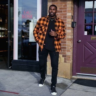 С чем носить черные кожаные низкие кеды мужчине