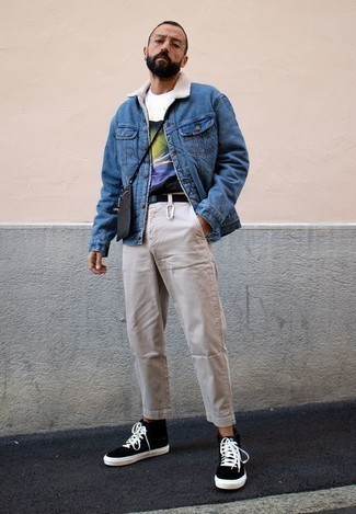 С чем носить черную кожаную сумку на шею мужчине