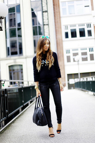 С чем носить черные кожаные джинсы скинни