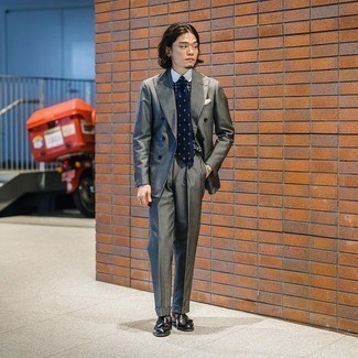 С чем носить черные кожаные лоферы с кисточками