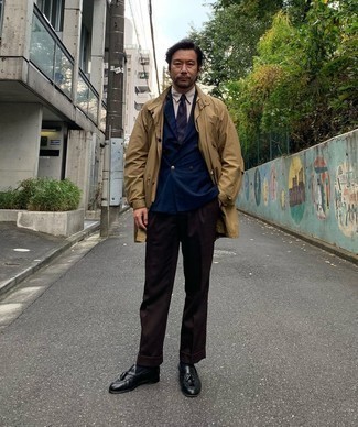 С чем носить черные кожаные лоферы с кисточками