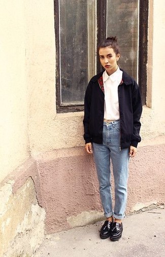 С чем носить черные кожаные лоферы с кисточками женщине