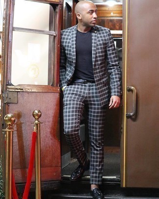 С чем носить черные кожаные лоферы с кисточками