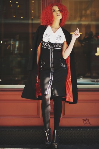 С чем носить черные кожаные босоножек на танкетке