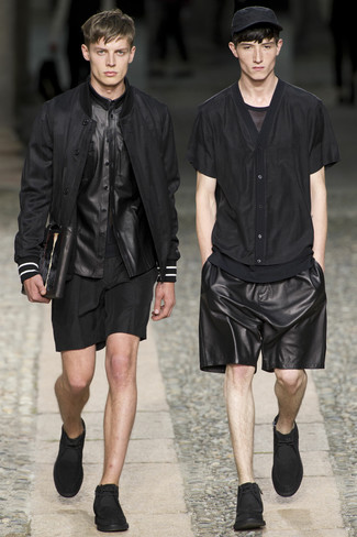 С чем носить черный кожаный мужской клатч мужчине