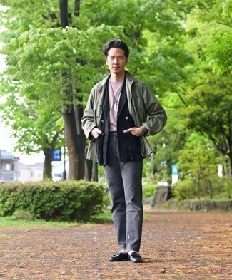 С чем носить черный льняной пиджак мужчине