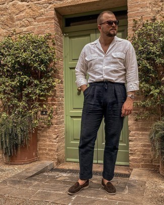 С чем носить черные льняные брюки чинос