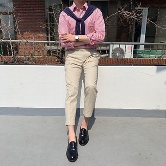 Какие свитера с круглым вырезом носить с черными лоферами мужчине