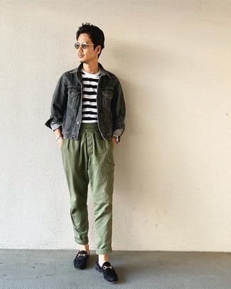 Какие джинсовые куртки носить с черными лоферами мужчине