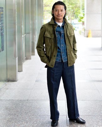 Какие джинсовые куртки носить с черными лоферами мужчине