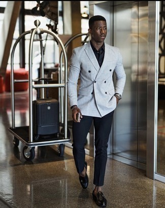 Какие двубортные пиджаки носить с черными лоферами мужчине