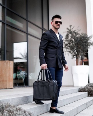 Какие двубортные пиджаки носить с черными лоферами мужчине