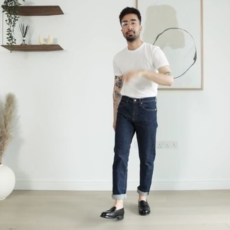 Какие джинсы носить с черными лоферами мужчине