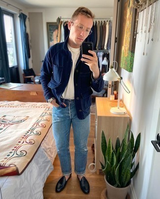 Какие куртки-рубашки носить с черными лоферами мужчине