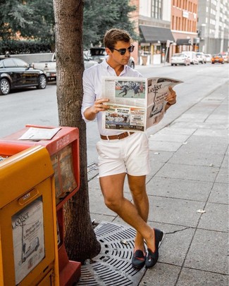 Какие шорты носить с черными лоферами мужчине