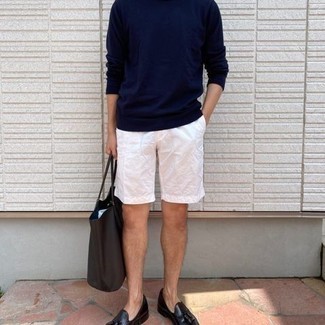 Какие шорты носить с черными лоферами мужчине