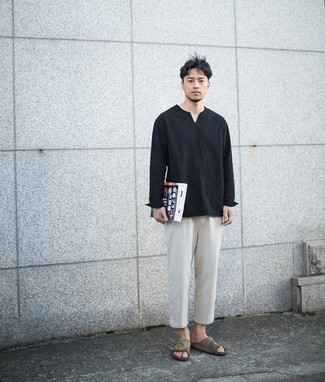 С чем носить черную рубашку с длинным рукавом в 20 лет мужчине