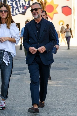 Какие костюмы носить с черной рубашкой с длинным рукавом