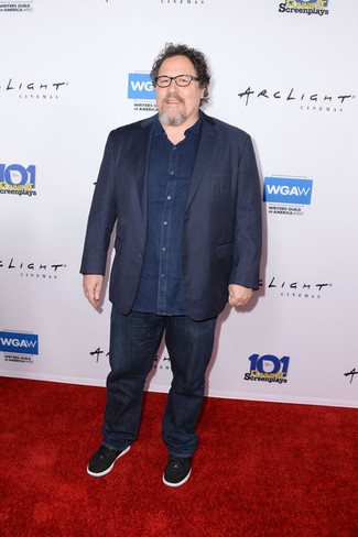 С чем носить черные низкие кеды мужчине